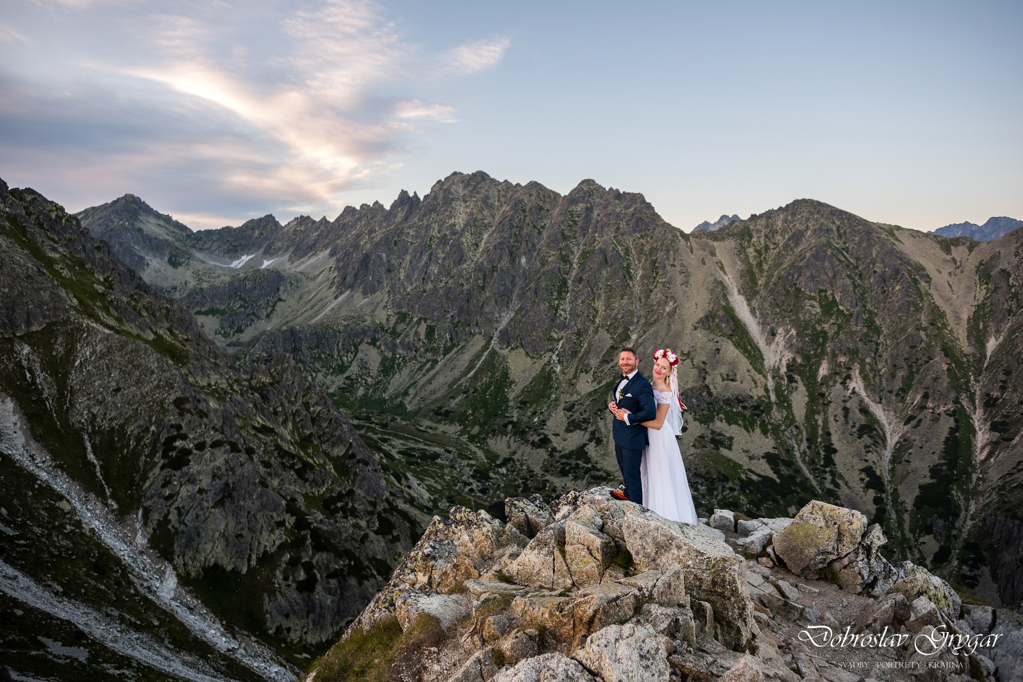 Svadobný portrét pri západe slnka v horách - Predné Solisko - Vysoké Tatry | Fotograf na svadbu Dobroslav Grygar